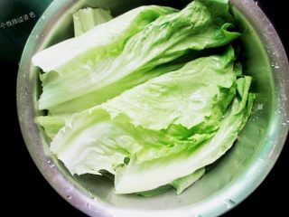5、DIY香辣火锅,生菜去跟洗干净