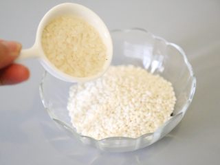 3、美龄粥,粳米加入糯米混合。