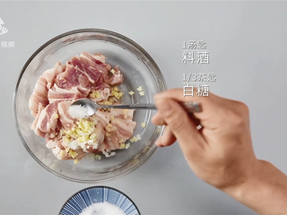 6、火锅店的酥肉吃不够？在家也能做的美味零食,1/3茶匙白糖