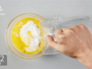 13、火锅店的酥肉吃不够？在家也能做的美味零食,加少许清水