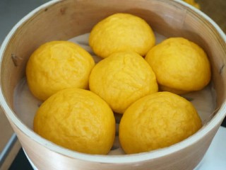 10、秘制千刀肉,放蒸笼10-15分钟，大火锅开转中火，蒸15-20分钟，看碗大小来定，时间到，闷5分钟再打开，防止表面皱