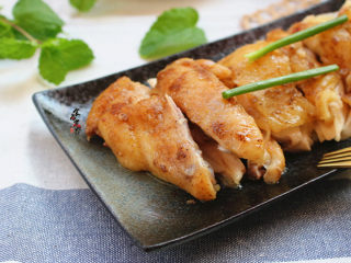 13、珐琅锅盐焗鸡,鸡肉斩块食用、鲜嫩入味