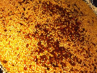 8、香辣豆干,酱料稍微熬一下，记得时常翻炒哦，注意糊锅。