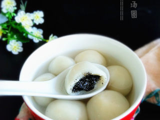 3、黑芝麻汤圆,很好吃啊
