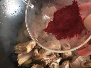 7、花雕酒香排骨:有颜值又美味的宴客菜,少许的红曲粉