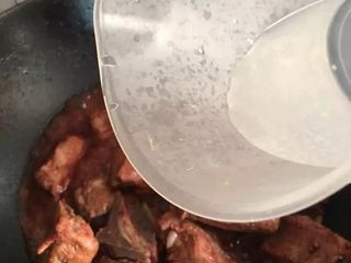 11、花雕酒香排骨:有颜值又美味的宴客菜,加入少许的水