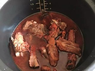 14、花雕酒香排骨:有颜值又美味的宴客菜,选择排骨键,等机器发出滴滴声,就可以出锅享用了