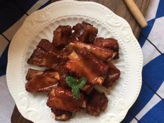 19、花雕酒香排骨:有颜值又美味的宴客菜,出锅享用