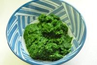 4、艾草青团,叶子捞出来料理机打成泥。