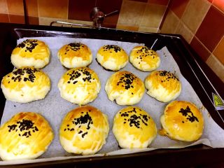 23、鲜肉榨菜烤包子,200度烤25分钟