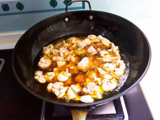 13、爆炒牛蛙,全程中火炸制