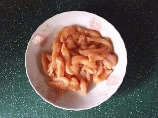 4、韩国糖醋肉,抓匀后腌制30分钟左右