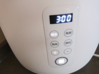 6、番茄火锅,点熬汤键3小时。