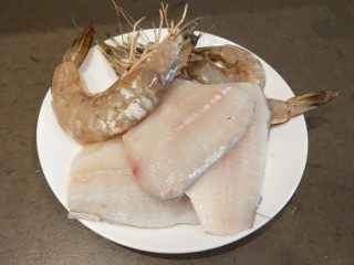 14、番茄火锅,装盘备用。