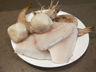 15、番茄火锅,一个人的量两个鱼丸。