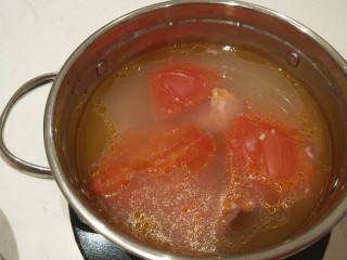 18、番茄火锅,我这里是火锅房，一个人一锅的。