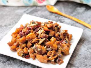 15、家常干煸辣子鸡（微辣版） 宴客必备硬菜 百分百复制饭店口味,成品图。