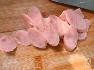 4、麻辣米线,火腿切片