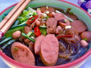 12、麻辣米线,麻辣米线即可完成