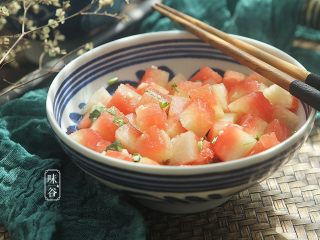 13、凉拌西瓜皮,习惯性来张特写，诱惑下亲们的味觉！