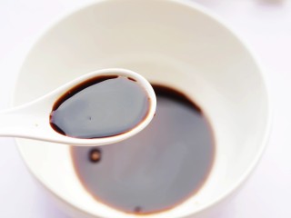 7、红烧豆腐盖饭,准备料汁：3勺生抽。