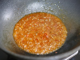 13、红烧豆腐盖饭,炒出红油。