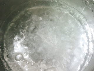 6、白灼大虾,水烧开