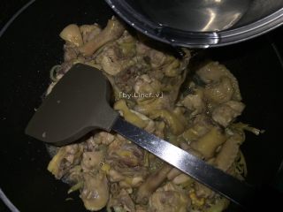 10、红炆鸡块,如果太干可加入适量清水