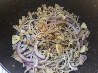 14、孜然羊肉卷,适量辣椒粉