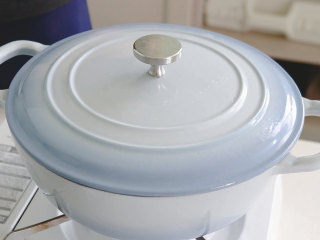 19、部队火锅,盖上盖子炖煮十几分钟