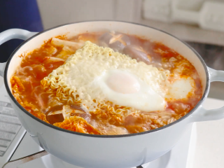 20、部队火锅,煮开以后就可以开吃啦！