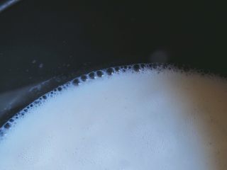 10、木瓜椰奶冻,直到锅边缘起小泡，关火