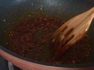 13、海鲜酱爆鸡丁,炒出酱香味