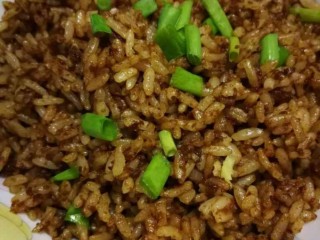 15、酱油炒饭,装盘，那个香啊????