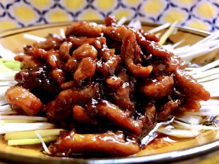 22、京酱肉丝,美味的京酱肉丝正式上桌了～