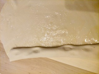 7、#咸味#＋牛肉罩饼,从面的一端开始卷，不需要多整齐，卷到头就行