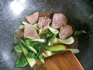 13、#咸味#＋牛肉罩饼,放入牛肉汤和牛肉片