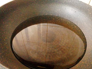 5、圆土豆+土豆烧排骨,锅里放水