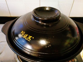 22、圆土豆+土豆烧排骨,起锅时撒点葱花即可