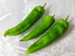 6、青椒回锅肉,我用的大青椒，喜欢辣的可以选择二荆条辣椒