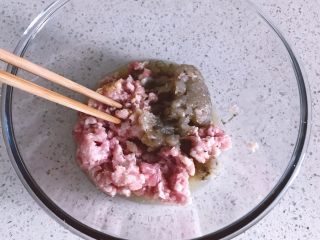 9、鲜虾时蔬小馄饨,虾肉和猪肉糜混合