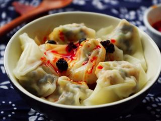 18、鲜虾时蔬小馄饨,或者你也可以不放汤，捞出来淋点喜欢的酱料干拌着吃