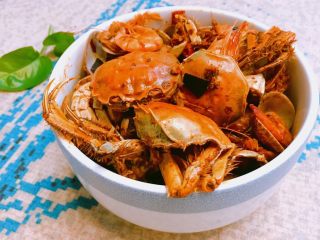 13、口口香 麻辣海鲜锅 ,美味的海鲜锅就好了，出锅装好即可，趁热吃更美味喔。