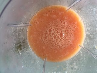 9、减脂素罗宋汤,煲了40分钟时取出一半放进搅拌机打成糊