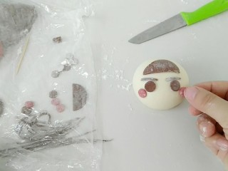 15、萌萌哒哒小麦馒头,贴上腮红,是不是已经很萌了。