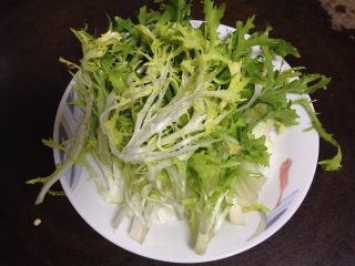 7、田园沙拉,苦菊洗净控水