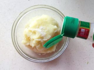 7、火山土豆泥,撒一点胡椒粉