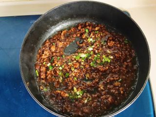 19、火山土豆泥,炒好的酱料