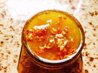 16、桂花蜜,操作完毕后擦干净瓶口的糖和桂花