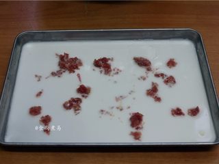 9、香滑肉沫蒸肠粉,撒上腌制过的肉沫